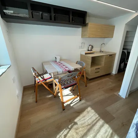 בית הארחה Casa Neve מאדסימו